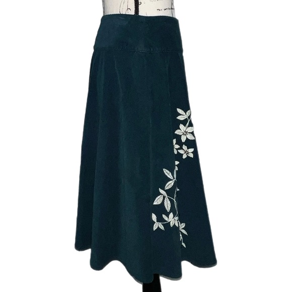 Talbots Petites Corduroy Embellished Skirt - Size 4 - Picture 6 of 10